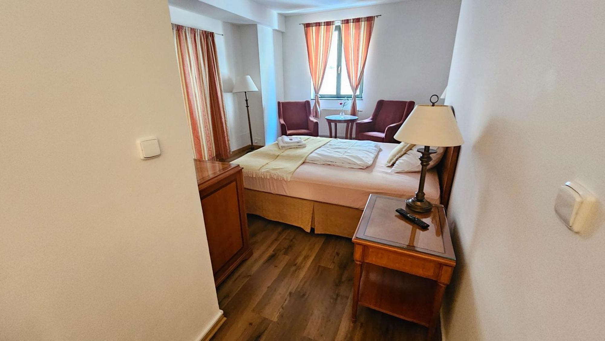 Hotel Opat Kutna Hora Bagian luar foto
