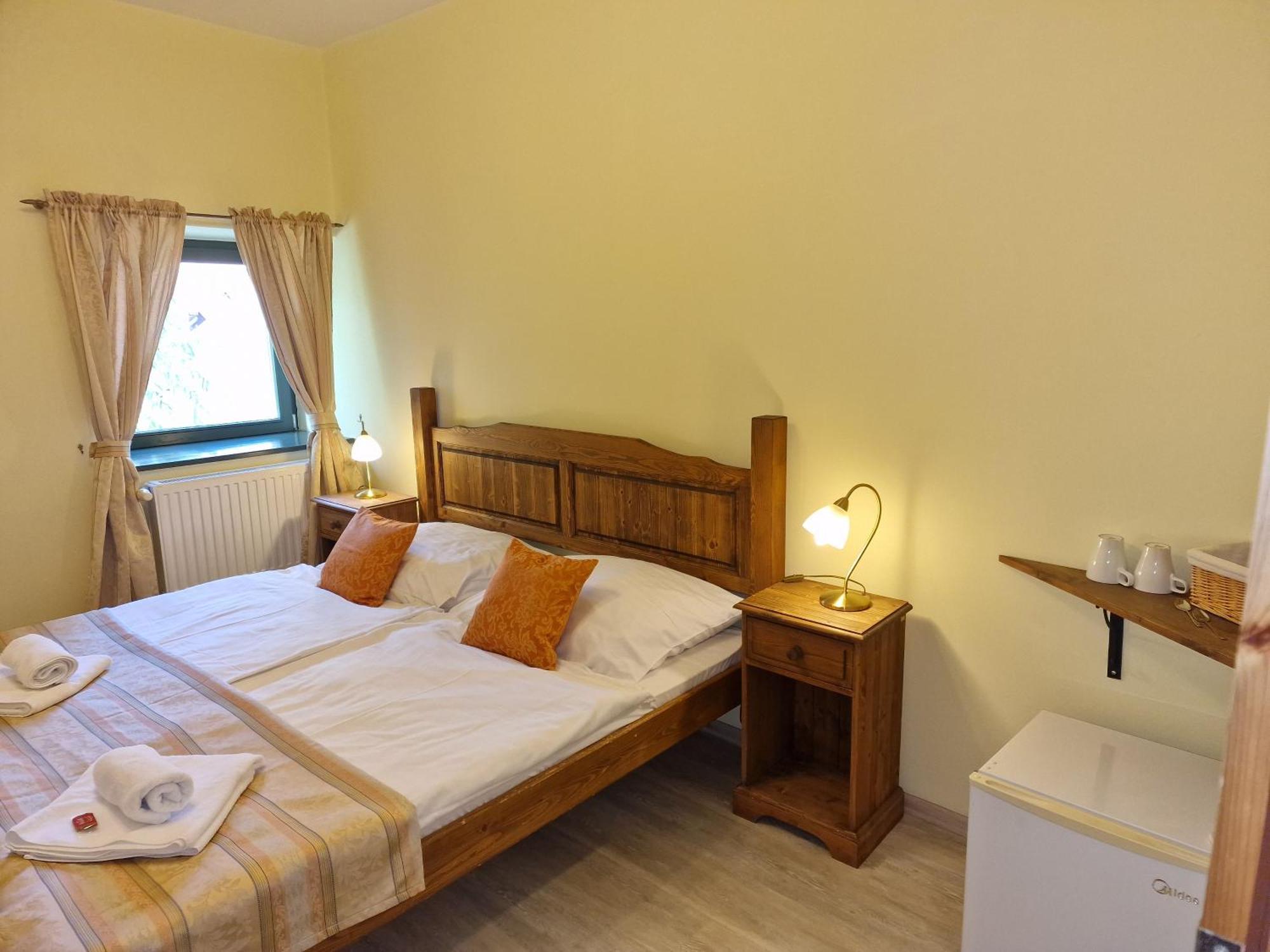 Hotel Opat Kutna Hora Bagian luar foto