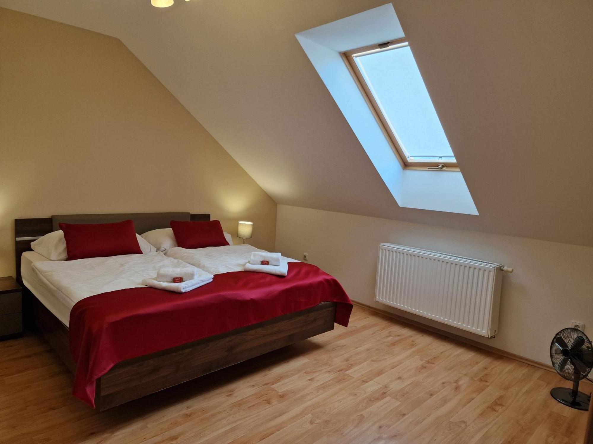 Hotel Opat Kutna Hora Bagian luar foto