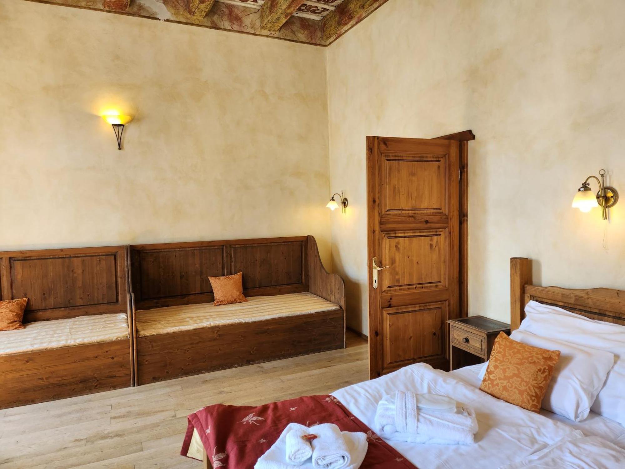 Hotel Opat Kutna Hora Bagian luar foto