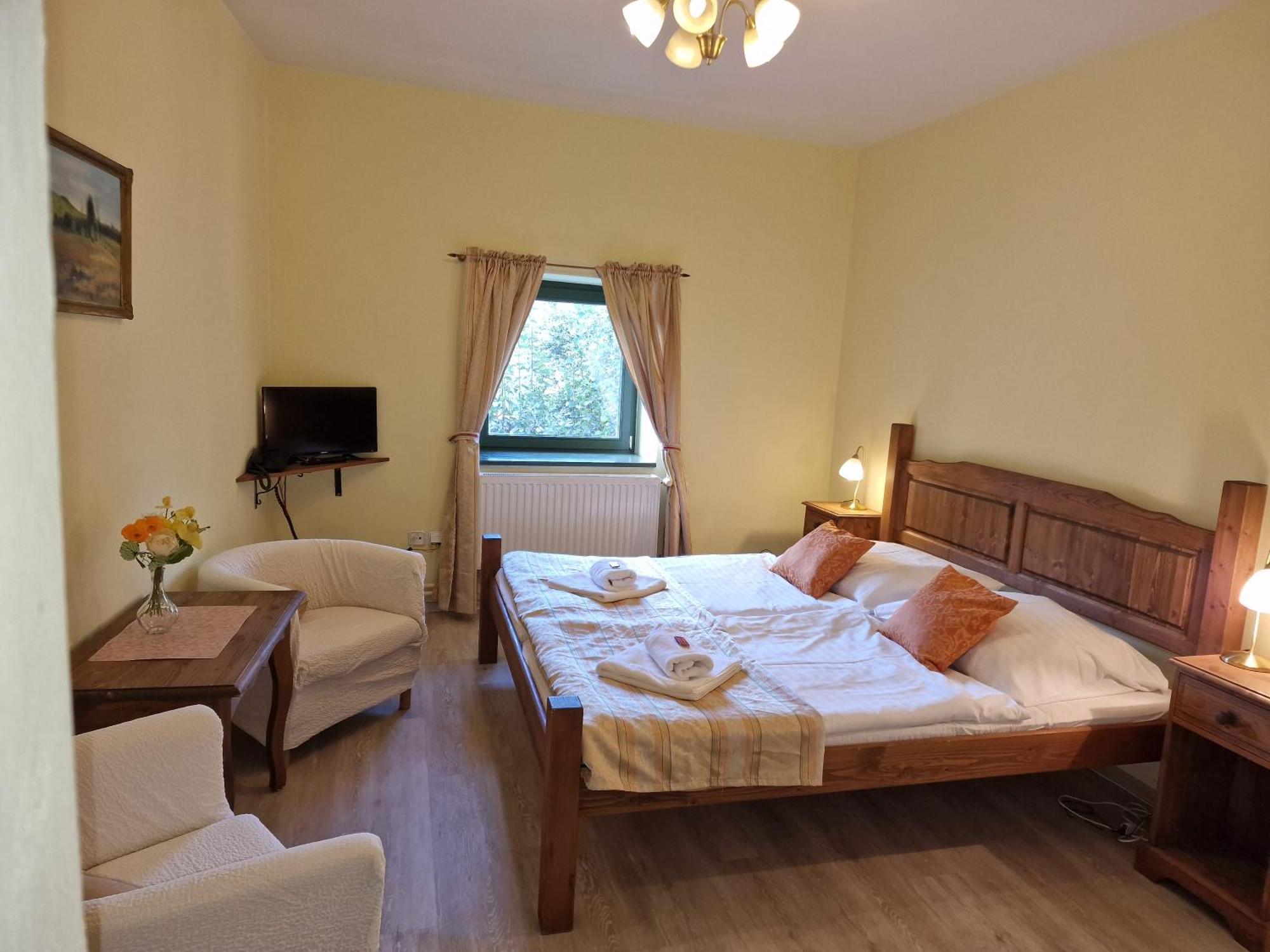 Hotel Opat Kutna Hora Bagian luar foto
