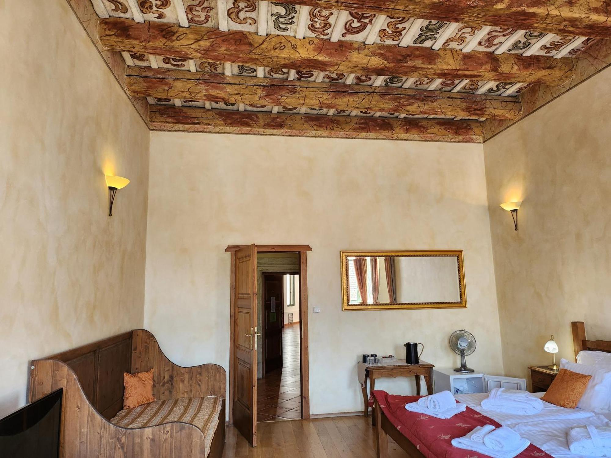 Hotel Opat Kutna Hora Bagian luar foto