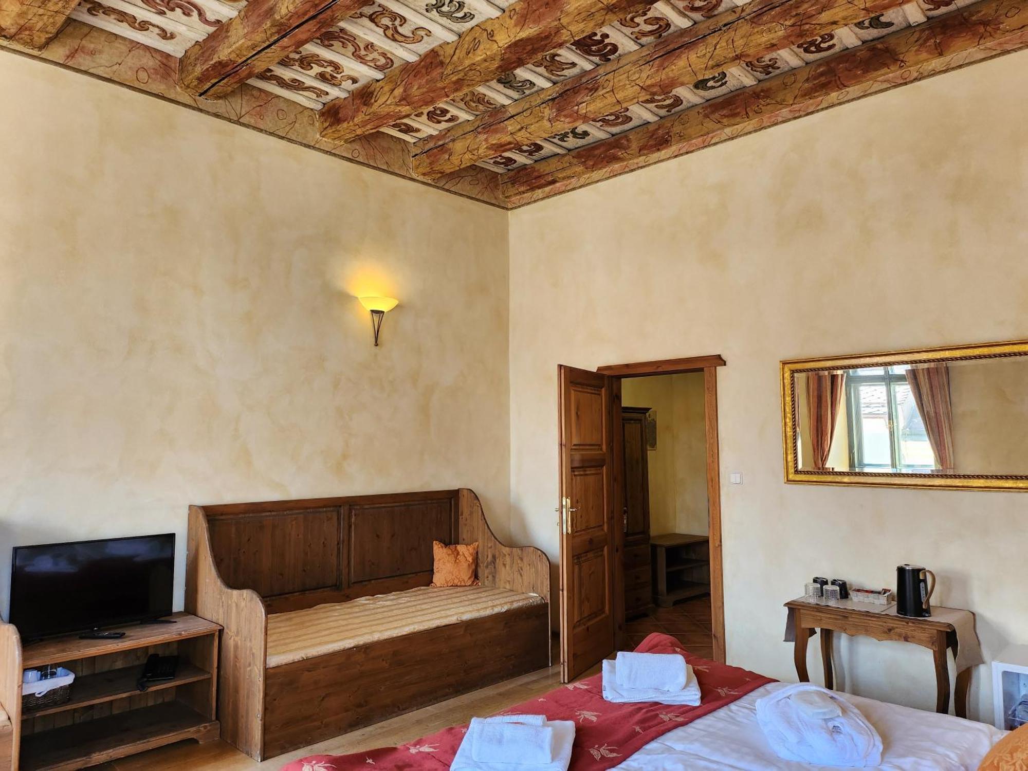 Hotel Opat Kutna Hora Bagian luar foto