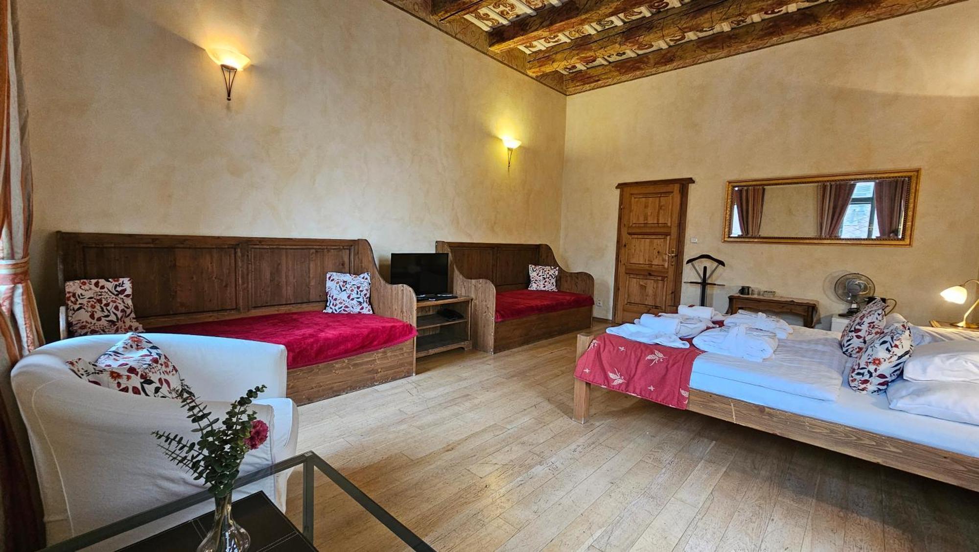 Hotel Opat Kutna Hora Bagian luar foto