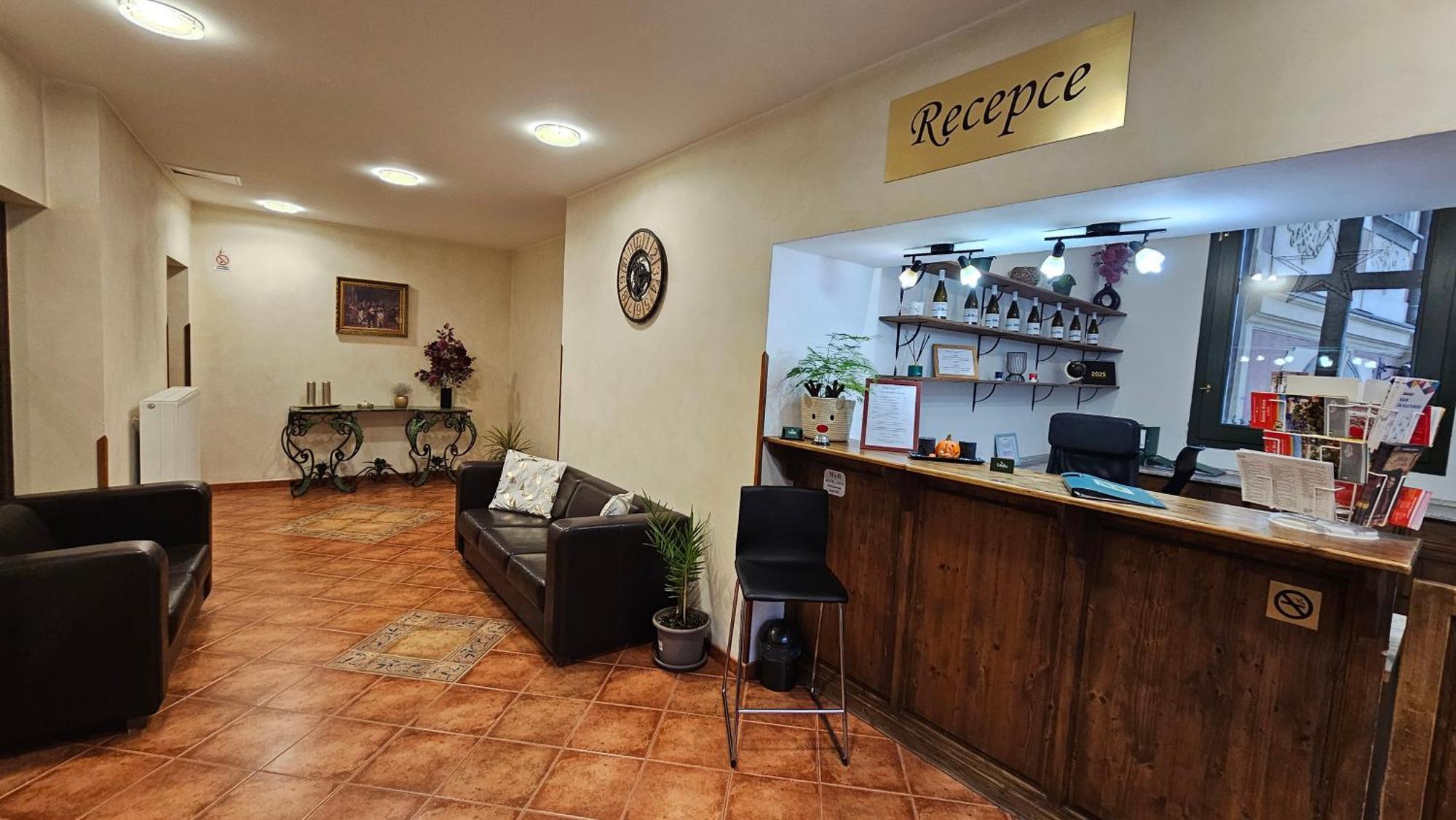 Hotel Opat Kutna Hora Bagian luar foto