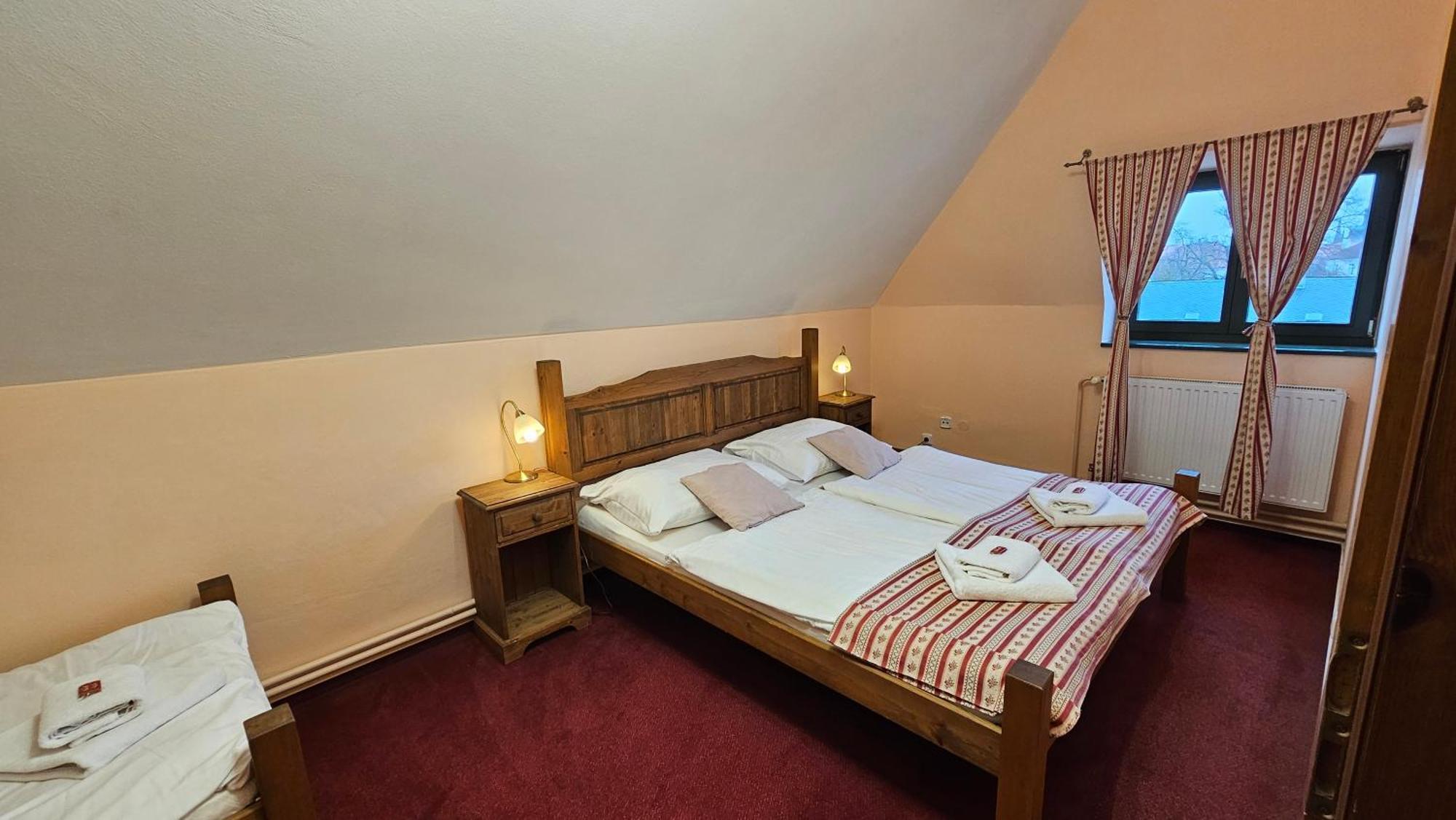 Hotel Opat Kutna Hora Bagian luar foto