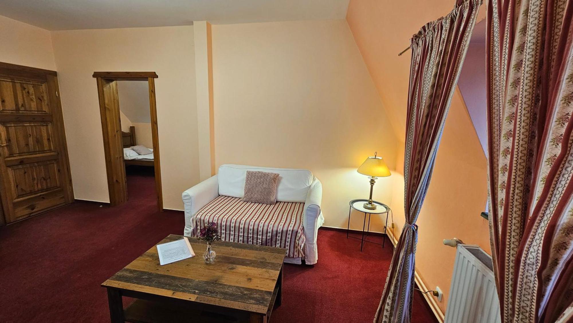 Hotel Opat Kutna Hora Bagian luar foto